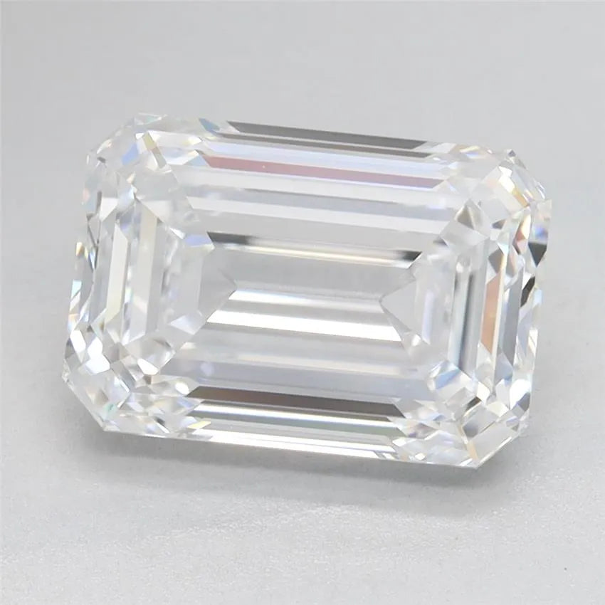 2.66ct emerald lab grown diamond (colour d, clarity vvs1, igi certified)