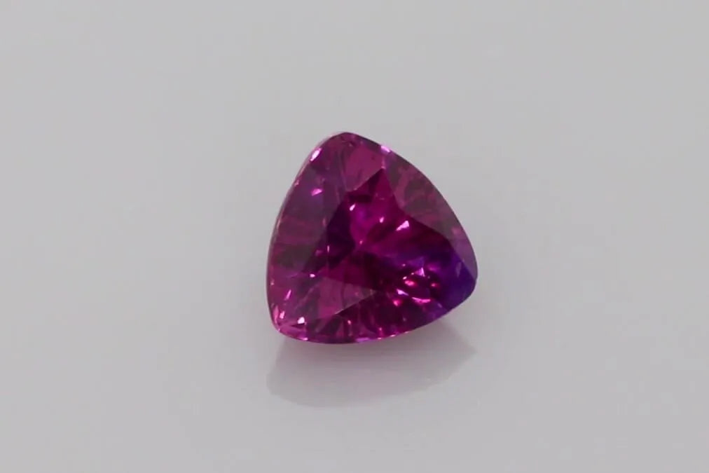 1.25ct trilliant natural sapphire (colour multicolor, clarity slightly included, cut faceted) ag & co jewellery