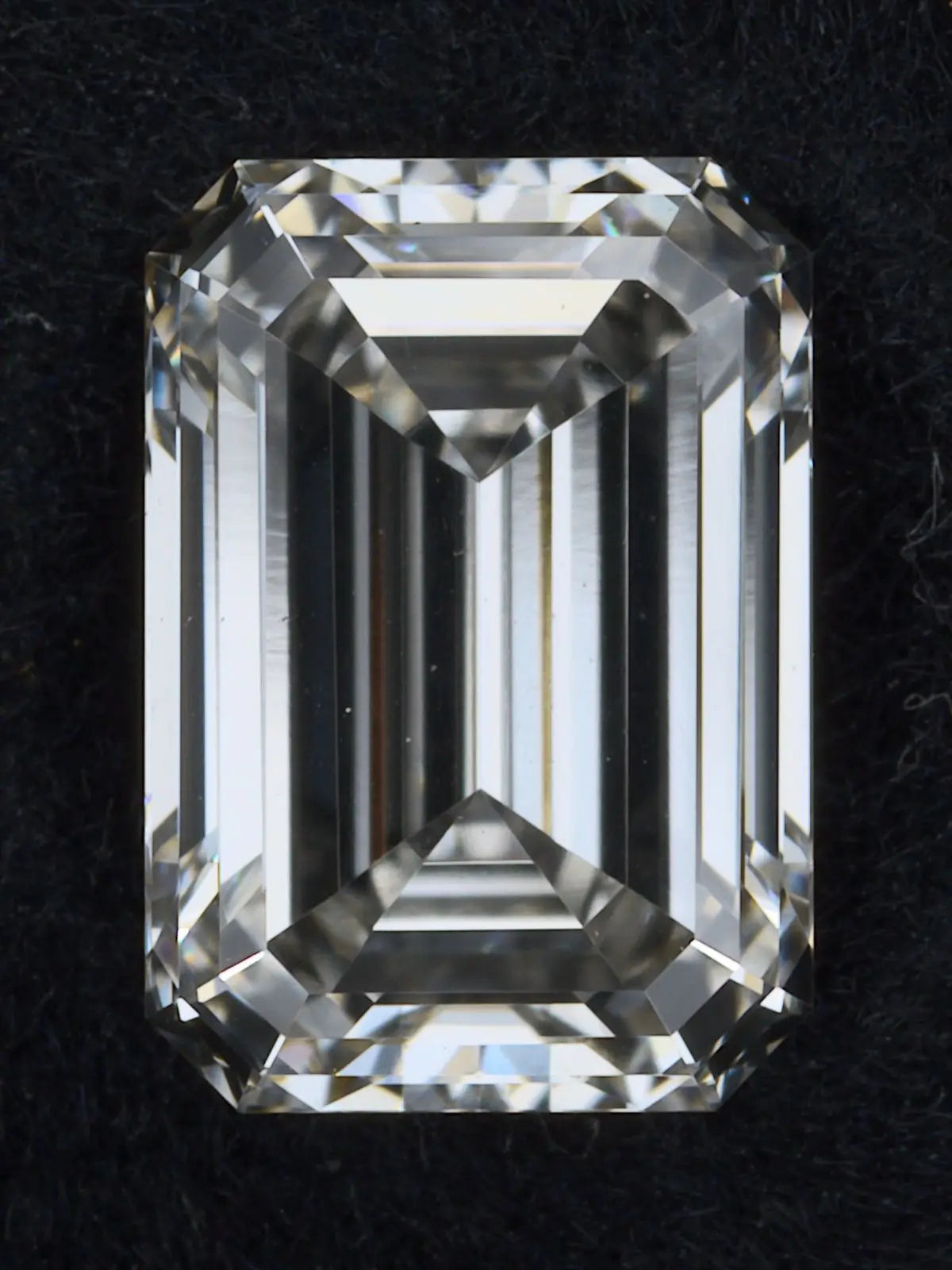 0.70 carat j-vs1 emerald lab diamond ag & co jewellery