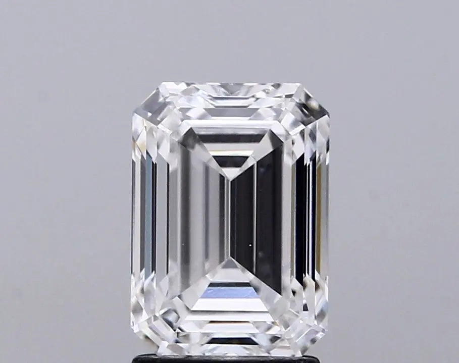2.50 carat d-vvs2 emerald lab diamond