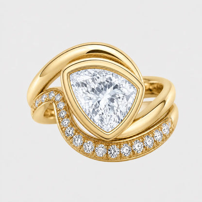 VELORA Sculptural Bezel Wrap Pavé Ring – Trillion diamond