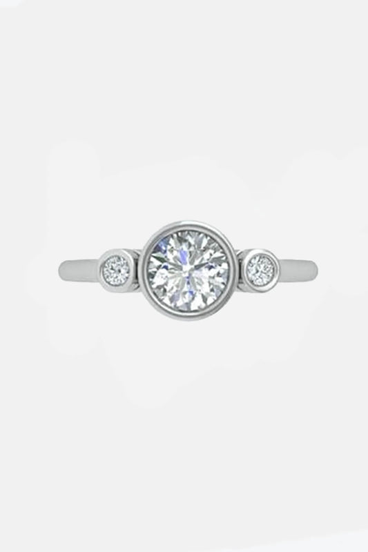 LUCERA – Three-Stone Bezel Set Ring AG & CO Jewellery